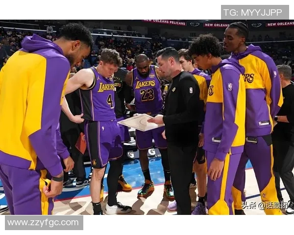 本赛季湖人对决热火的精彩瞬间与战术分析回顾